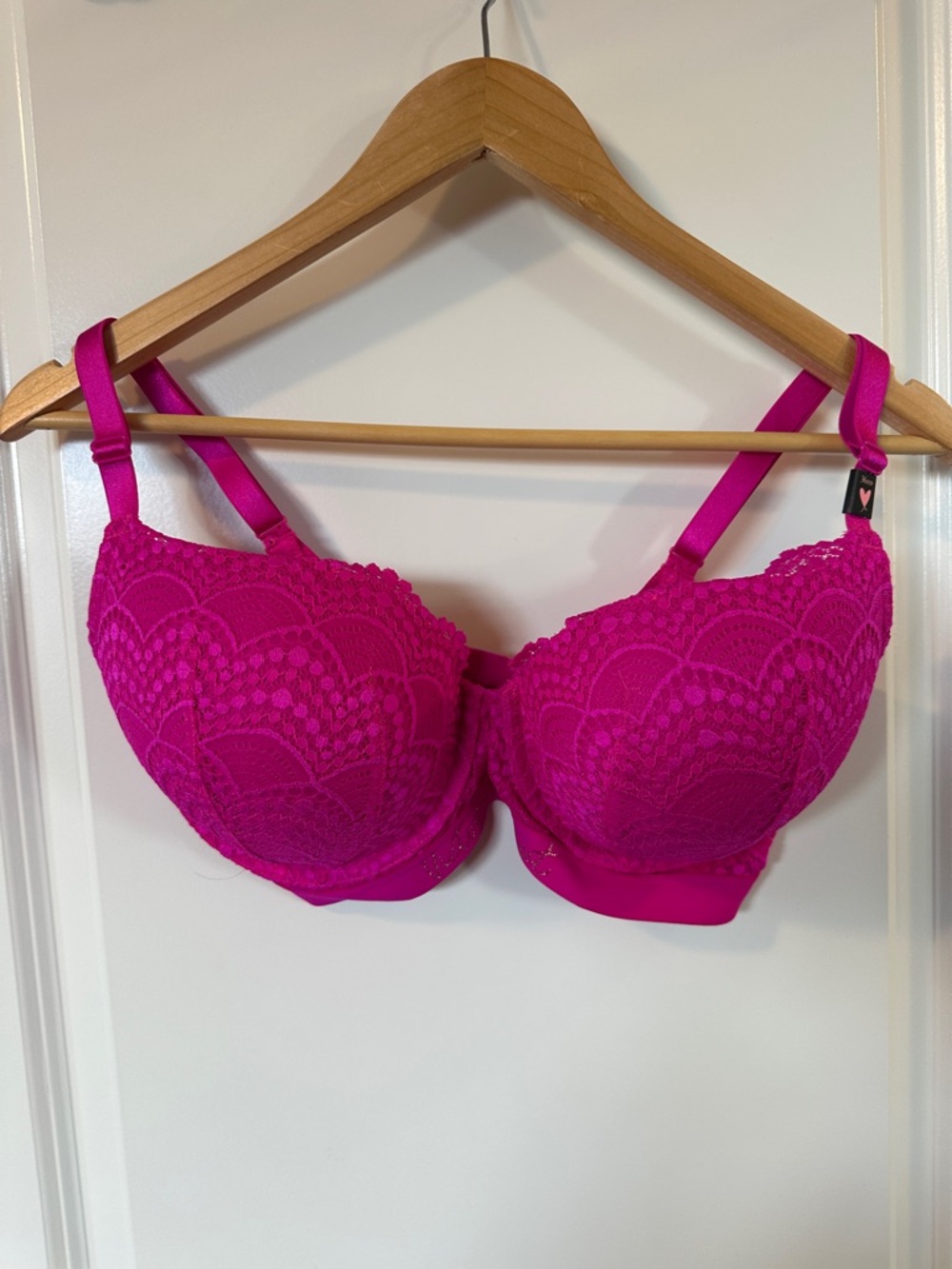 Victoria's Secret Hot Pink Lace Underwire Bra